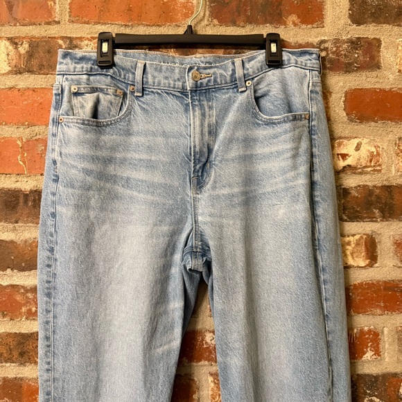 P11 - American Eagle Outfitters Light Blue Hi Rise Ankle Straight Leg Jeans - Picture 2 of 8